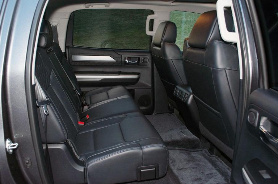  Toyota Tundra Platinum 4x4 2014 года  (фото 19 из 32)